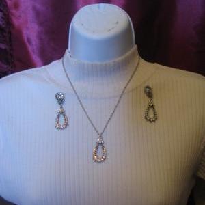 10 Off 2set Gorgeous Clear Crystal Pendant..