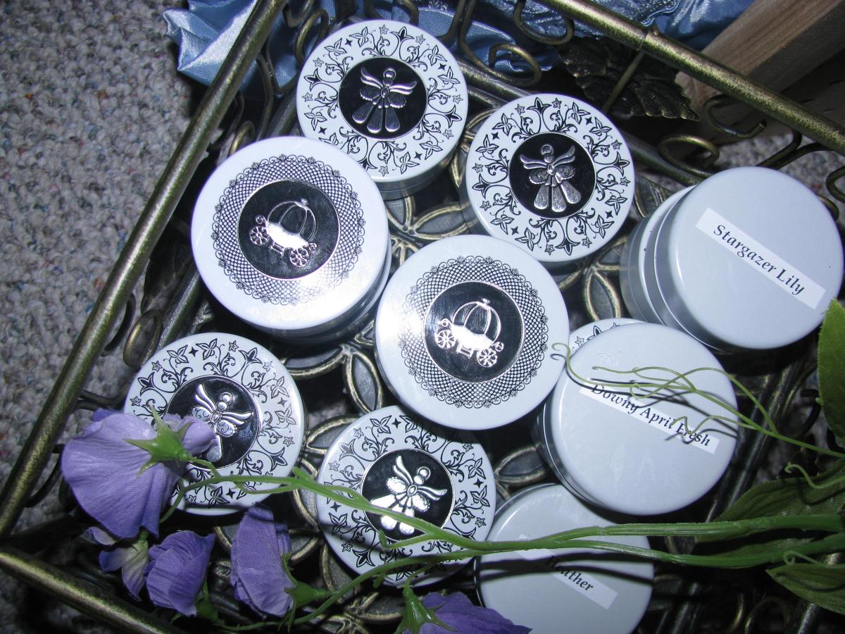 1 Case (12ea) Wedding/special Occasion/party Favors Tiny Angel Or Carriage Tin Candles Wholesale
